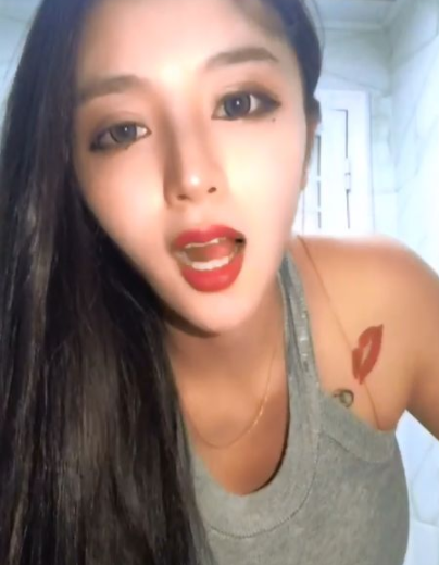 抖音上的这个美女孕妇火了,网友质疑:她是怎