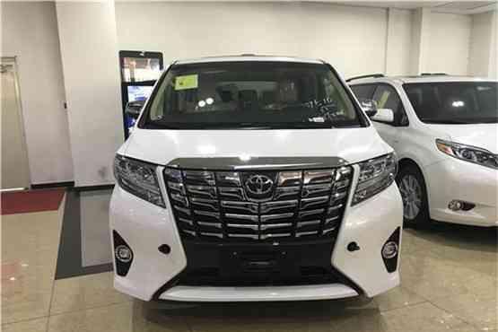 顶级保姆车，丰田埃尔法。