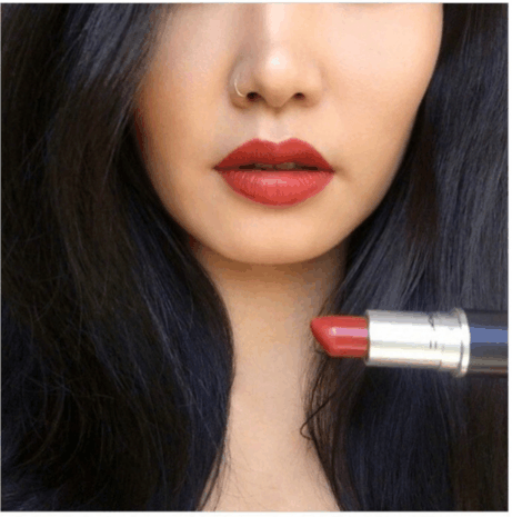 适合黄皮肤的口红色号推荐。