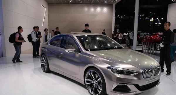 宝马家用版轿车, 比奥迪A3还强, 起售16万买下
