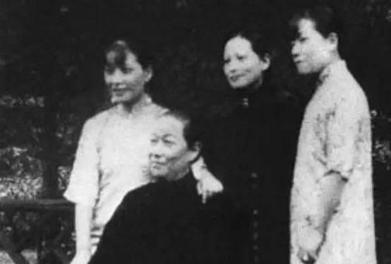 看了宋氏三姐妹的妈才知道, 有其母必有其女, 不得不佩服!