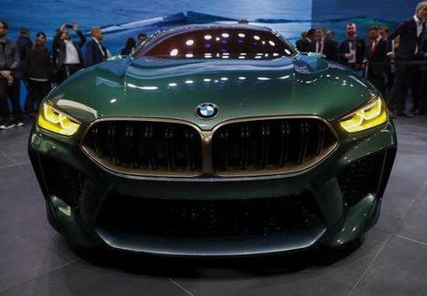 不只是电动车，奔驰宝马已经瞄准 10 万美元轿跑市场