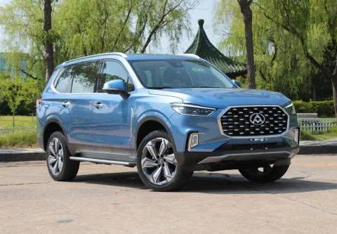 铁娘子董明珠不负众望！首款SUV上路，一看售价，当之无愧