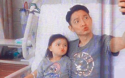 第一次看到刘德华女儿正面照, 如今5岁因额头太高长成这样