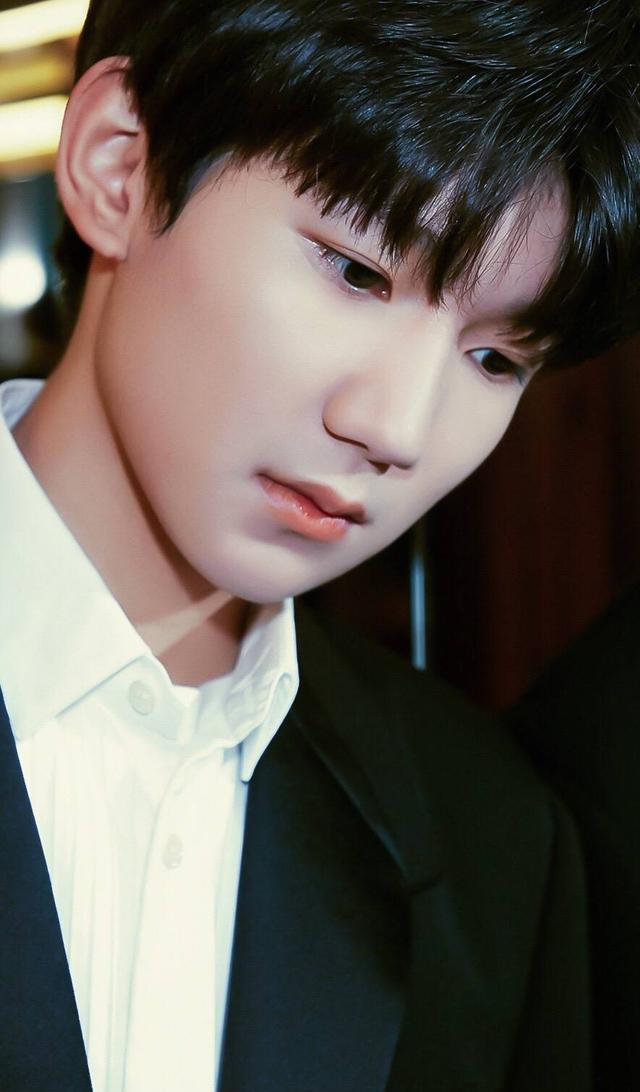 TFBOYS 王源为什么能火?几张图片告诉你!