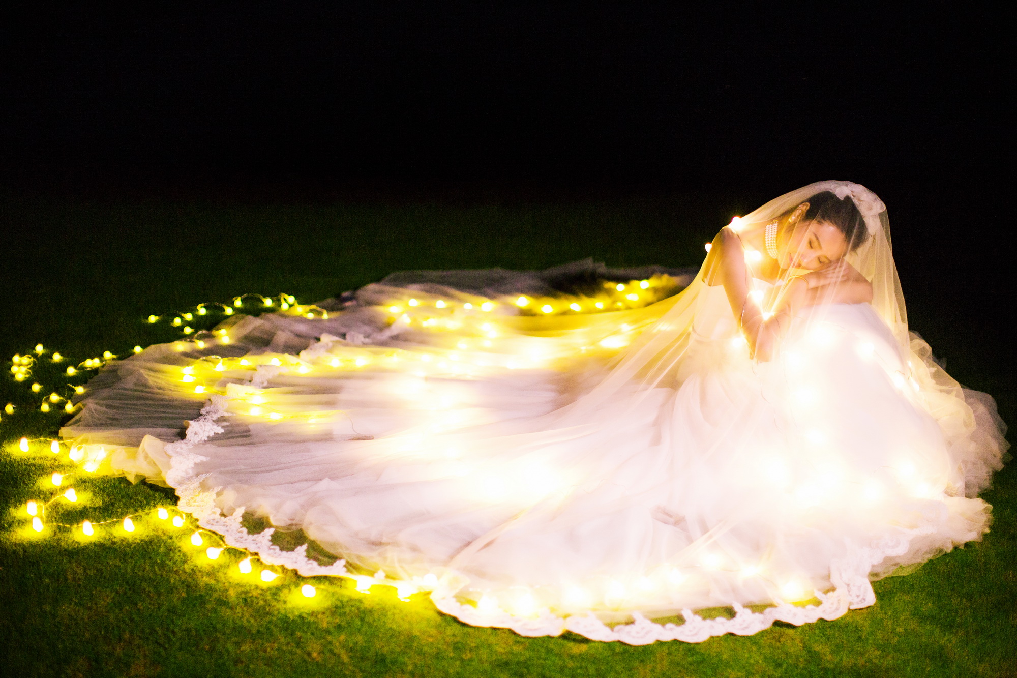 备战婚纱摄影:婚纱照中新娘头饰的作用和挑选技巧