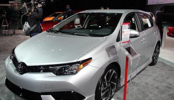 两厢版本的拉罗拉正式来袭, 还有必要去买大众高尔夫吗?