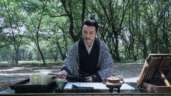 曹丕让曹植写《死牛诗》,不能有牛、死两字,结