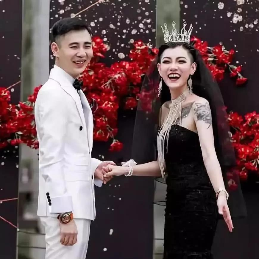 黑色婚纱新娘图片_新娘婚纱图片