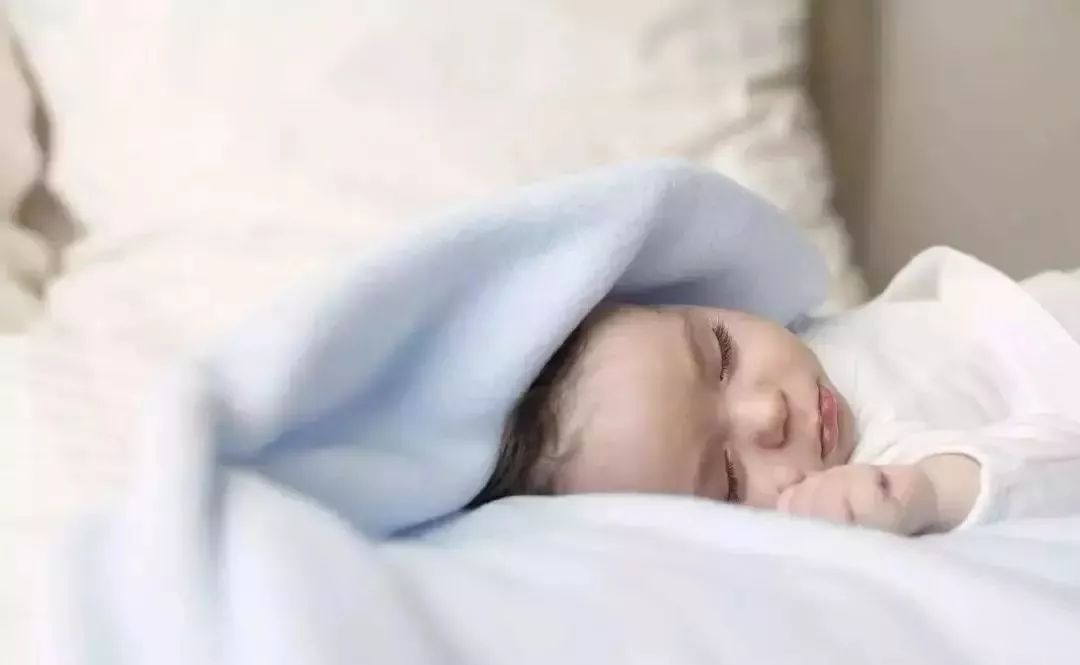 这4种不正确睡姿将影响宝宝长相和智商!