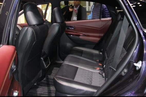 没白等,换新车标后比保时捷有逼格,17万入华,买