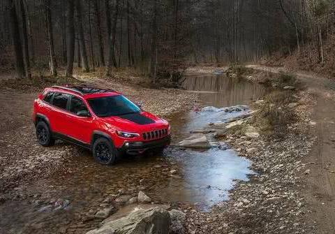 全新Jeep自由光，全方位升级！爆降20万，直逼汉兰达无路可退！