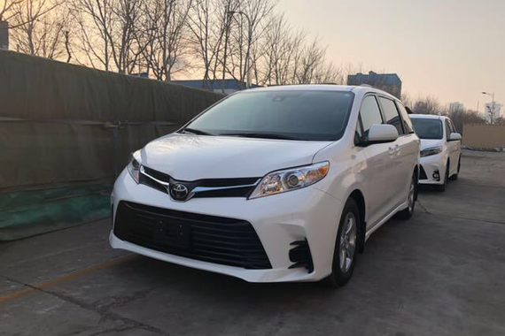 18款丰田塞纳加版LE四驱动感时尚MPV