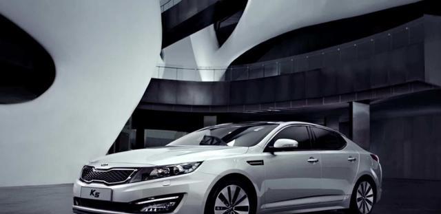 想当年跟帕萨特死对头，提车加价买不到！如今降价没人买！