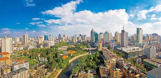 这里是中国最舒适的城市,一年四季恒温,夏天再