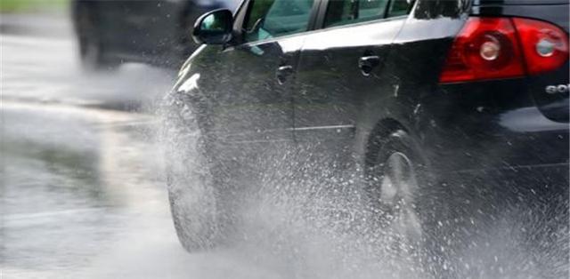 盛夏暴雨来袭，固特异为你的爱车穿上“雨靴”