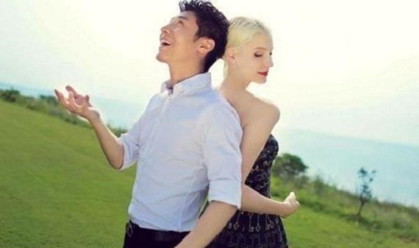 撒贝宁与老婆李白素颜生活照:李白家世显赫,小撒曾遭岳母嫌弃