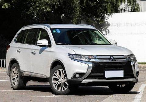 这款叫价16万的SUV，后排放倒空间太大，老司机都喜欢！