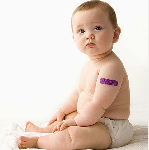 宝宝接种了百白破疫苗 手臂有肿块是正常现象