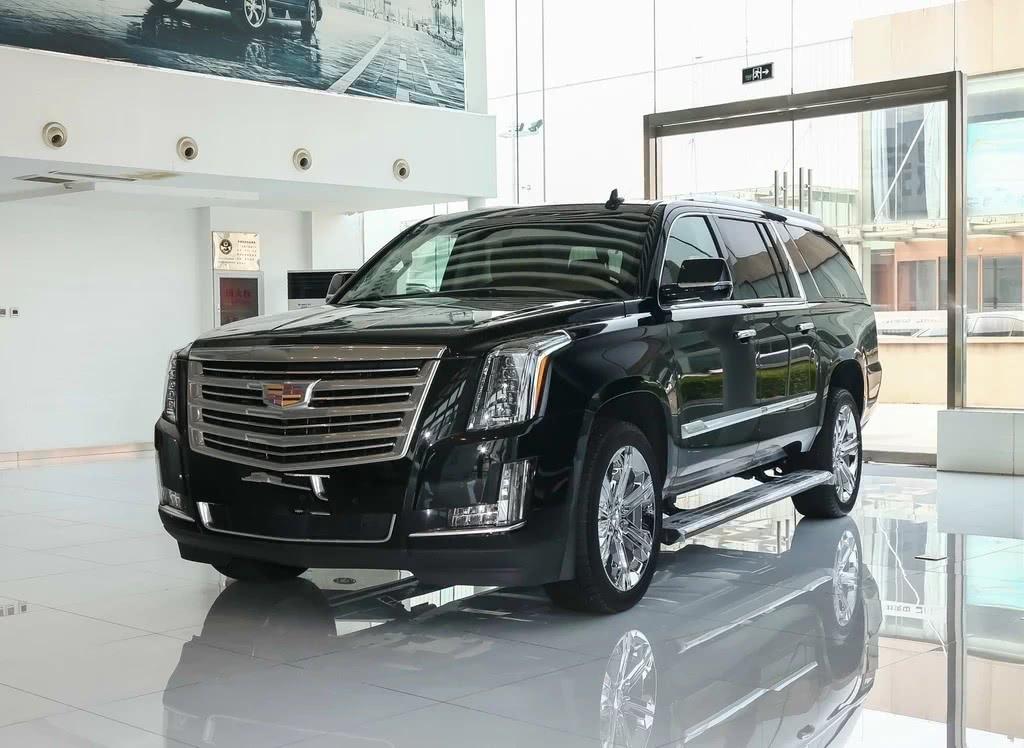 凯迪拉克发飙了！新车造型比LX霸气，林肯都眼红，仅148万起！