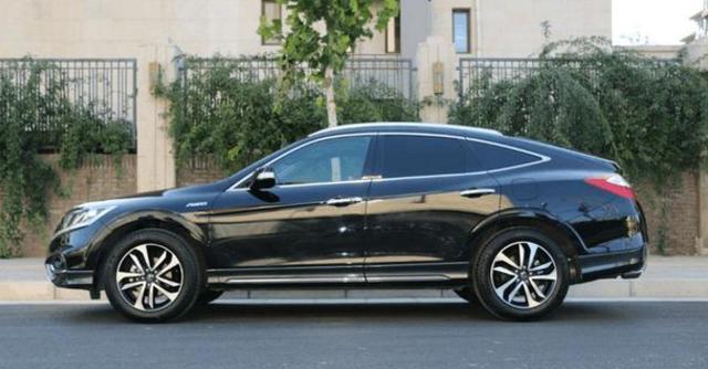 造型比宝马X6还漂亮, 丐版全景天窗+8气囊, 可降5万都卖不动