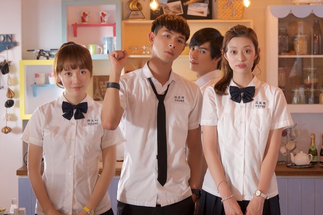 《以你为名的青春》图片