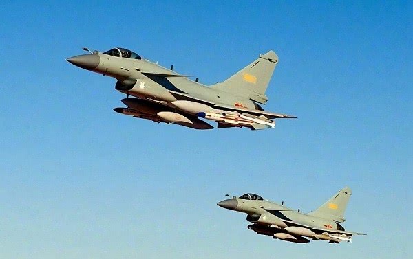 新一批歼10C战斗机列装 空军歼10数量已突破