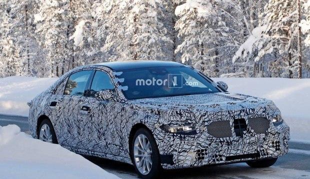 向量产迈进一步 全新奔驰S级谍照曝光