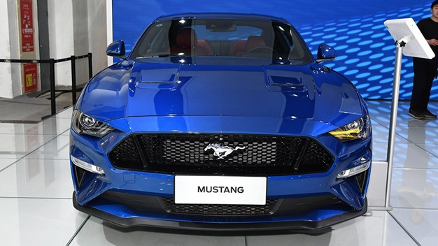 这款跑车5.0的排量，V8发动机，只要50多万，还买啥保时捷718？