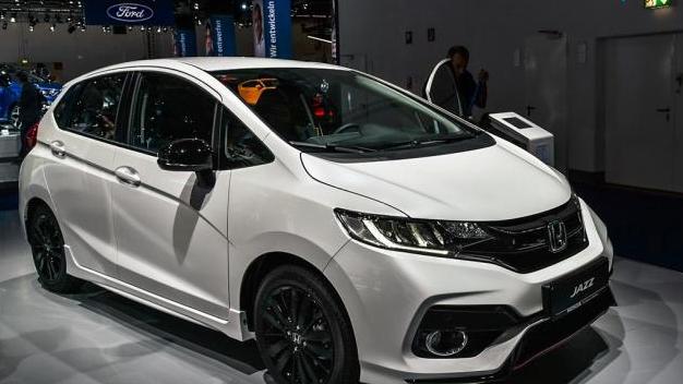 外观时尚运动，动力配置照旧，本田飞度全新来袭