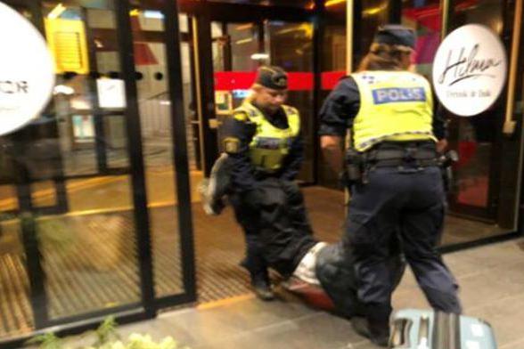 中国游客入住瑞典酒店被拒,凭什么还惨遭当地