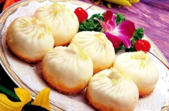 上海著名的小吃有很多，排行前五名的就是这些，看看你吃过几种!