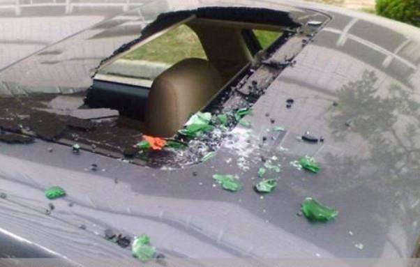 为什么很多人只买三责,不买车损险?车损险到底