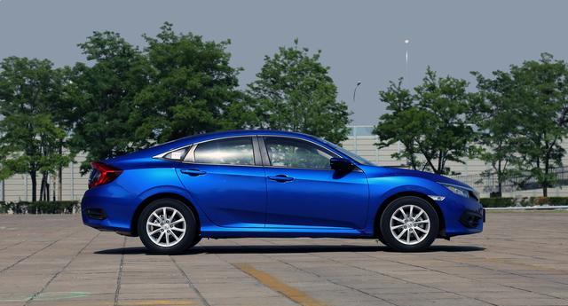 等价位的思域跟雅阁，你会选哪辆