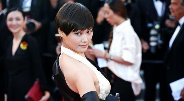 李宇春出道12年来最有女人味的7张照片, 网友: 春哥真男人!