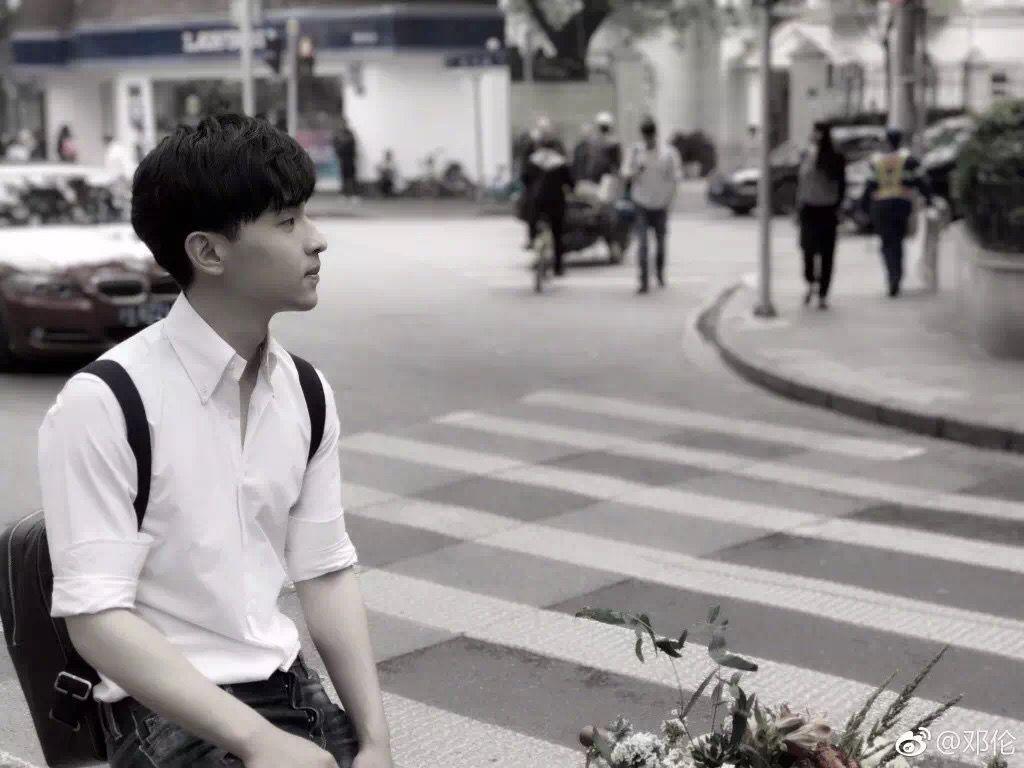 邓伦新剧热播,排名却还不如男二?!