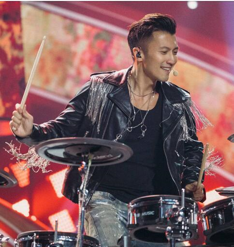 《中国好声音2018》谢霆锋不会打架子鼓的厨
