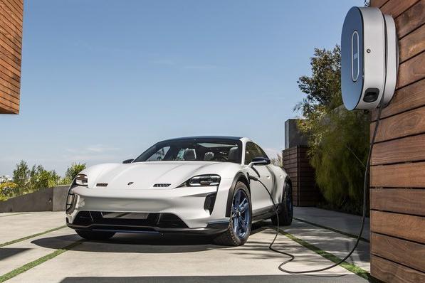 保时捷Mission E正式定名Taycan，纯电动跑车2020年入华