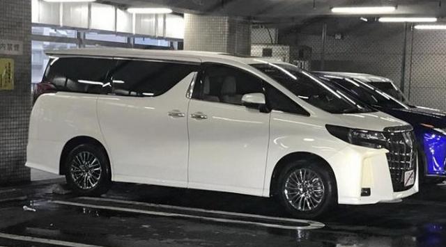 最热MPV全面升级 曝丰田新款埃尔法实车图