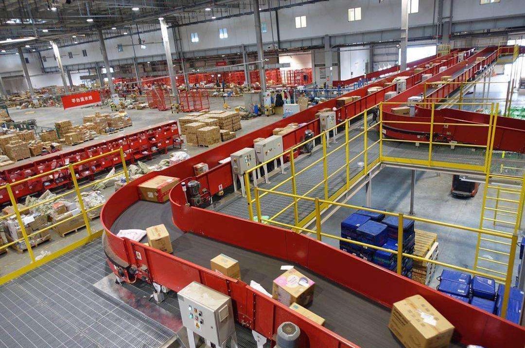 快递行业领头羊:打败京东顺丰,用420架飞机送