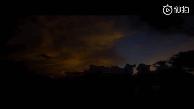 《一荤一素》特别版MV，“望着高高的天，走了长长的路，忘了回头看