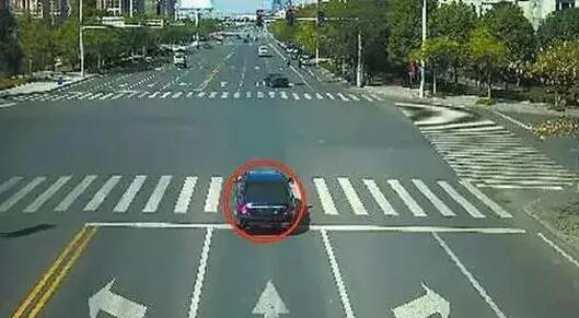 新手老闯红灯3本驾照都不够扣怎么办? 这个方