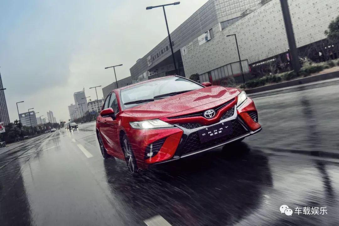 购买中级车，大家为啥都喜欢拿别的车和凯美瑞对比？