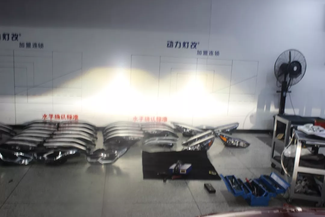 南京改灯 启辰R50升级阿帕5C套装,照明光效提升300%