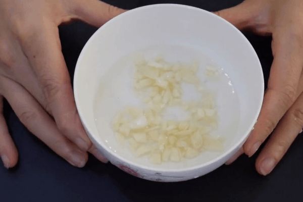 手脚长水泡奇痒难忍?教你一个妙招,轻松解决不