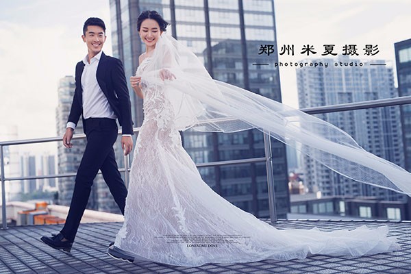 工作室婚纱照_定制摄影工作室婚纱照