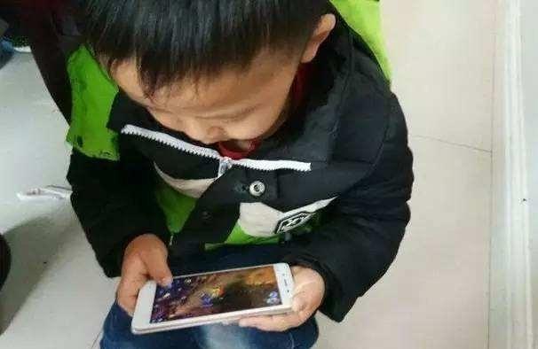 《2017年中国游戏产业报告》网游还能火多久