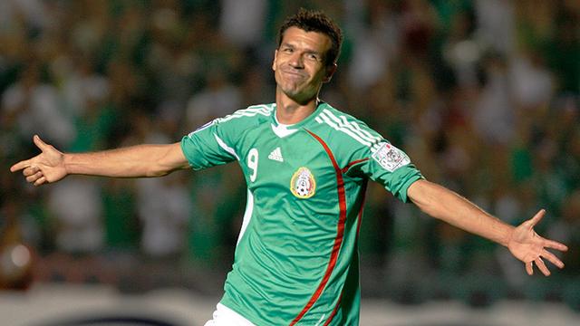 世界杯一球成仙!反物理的回头望月,布冯惨遭羞