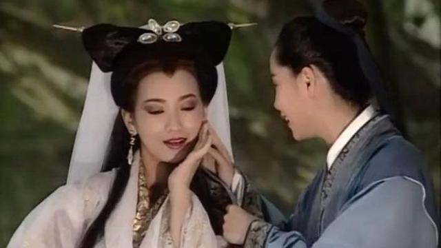 还记得《新白娘子传奇》小李碧莲吗,如今能歌善舞、美丽动人