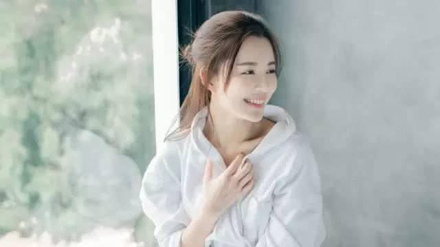 感情里,越主动越卑微